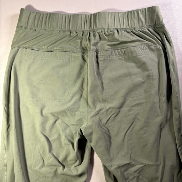 White Cross Olive Green Activewear - Picture 10 of 11
